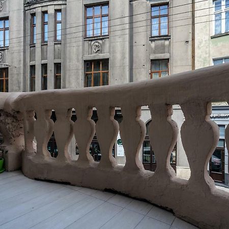 Lux Apartments In The Center Львов Экстерьер фото
