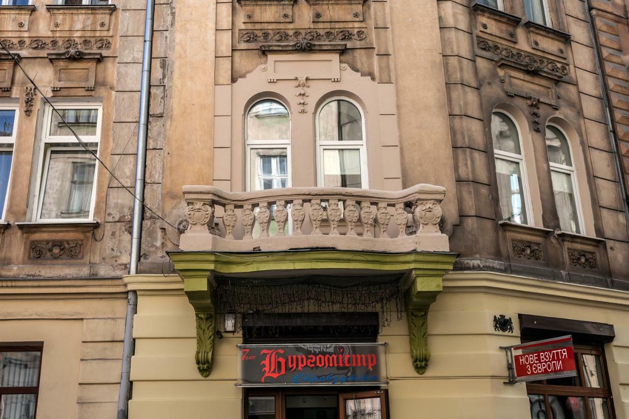 Lux Apartments In The Center Львов Экстерьер фото